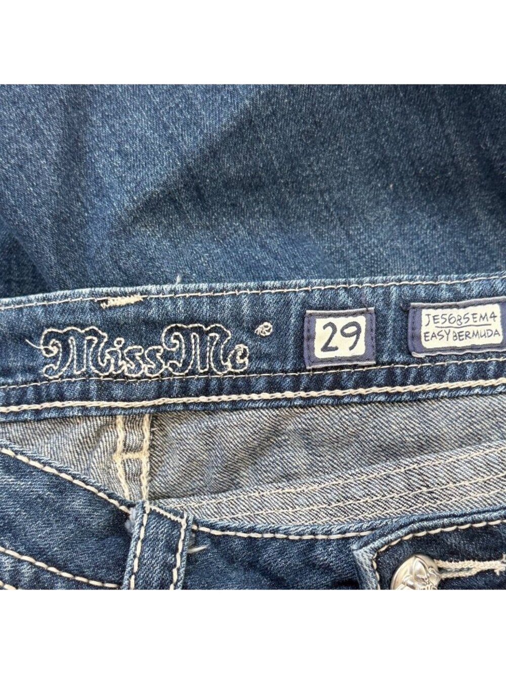 Miss Me Womens Size 29 Easy Bermuda Jean Shorts Embellished Pockets Blue - Picture 4 of 8